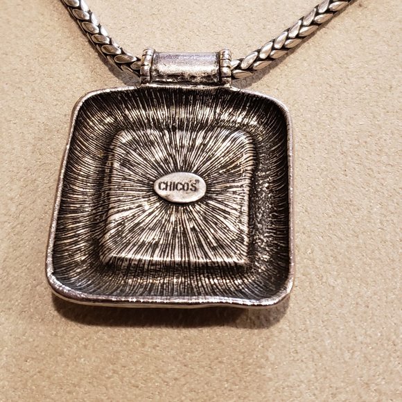 Chico's sliver necklace with interesting chain - Picture 3 of 3